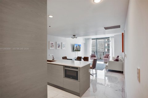 Condo in Miami, Florida, 2 bedrooms  № 2066694 - photo 29