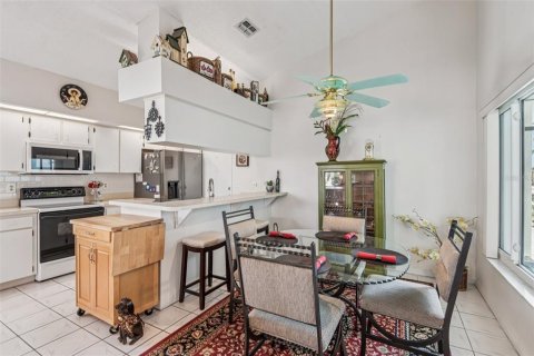 Casa en venta en Sun City Center, Florida, 2 dormitorios, 148.64 m2 № 2118054 - foto 11