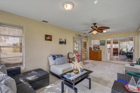 Casa en venta en New Port Richey, Florida, 2 dormitorios, 192.12 m2 № 2210934 - foto 24