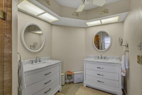 Casa en venta en New Port Richey, Florida, 2 dormitorios, 192.12 m2 № 2210934 - foto 16