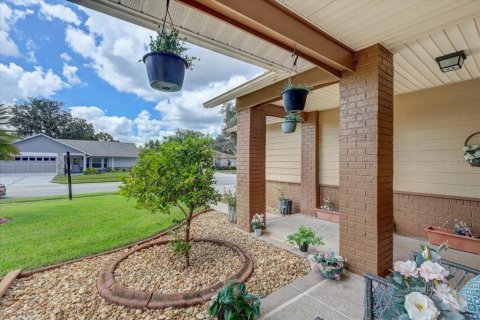 Casa en venta en New Port Richey, Florida, 2 dormitorios, 192.12 m2 № 2210934 - foto 3