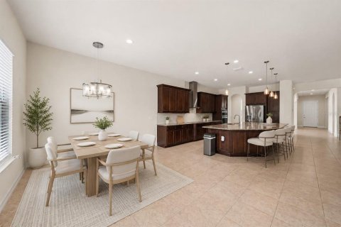 House in Lutz, Florida 5 bedrooms, 414.99 sq.m. № 2157598 - photo 6