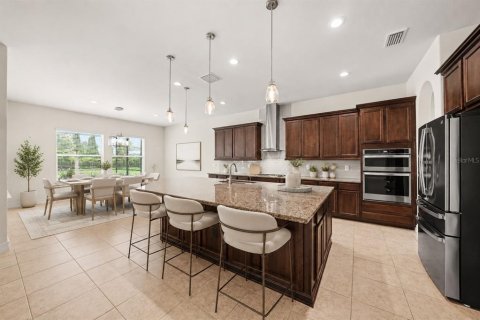 House in Lutz, Florida 5 bedrooms, 414.99 sq.m. № 2157598 - photo 11