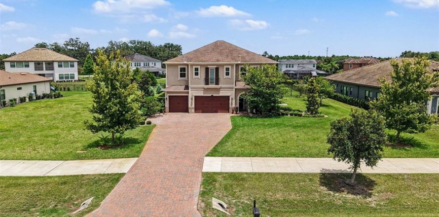 House in Lutz, Florida 5 bedrooms, 414.99 sq.m. № 2157598