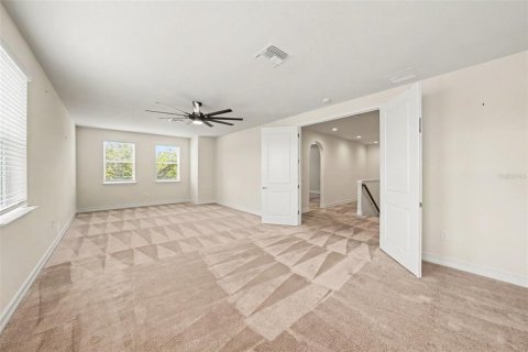 House in Lutz, Florida 5 bedrooms, 414.99 sq.m. № 2157598 - photo 22
