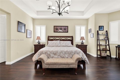 Casa en venta en Cutler Bay, Florida, 5 dormitorios, 438.22 m2 № 2031687 - foto 10