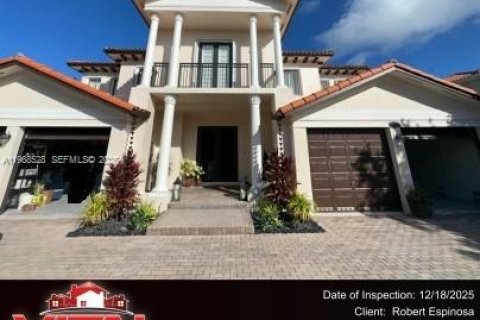 Casa en venta en Cutler Bay, Florida, 5 dormitorios, 438.22 m2 № 2031687 - foto 19