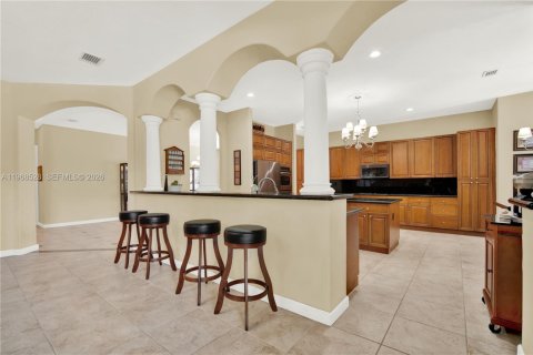 Casa en venta en Cutler Bay, Florida, 5 dormitorios, 438.22 m2 № 2031687 - foto 3
