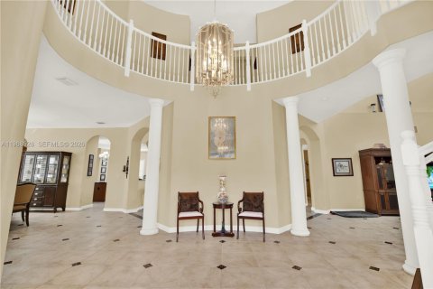 Casa en venta en Cutler Bay, Florida, 5 dormitorios, 438.22 m2 № 2031687 - foto 17