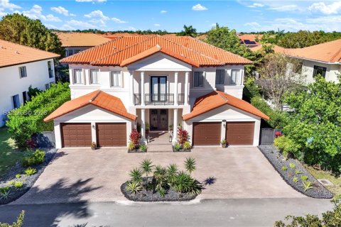Casa en venta en Cutler Bay, Florida, 5 dormitorios, 438.22 m2 № 2031687 - foto 1