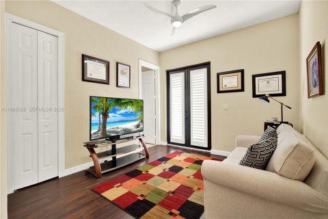 Casa en venta en Cutler Bay, Florida, 5 dormitorios, 438.22 m2 № 2031687 - foto 30