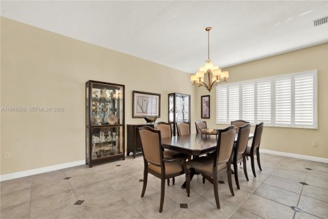 Casa en venta en Cutler Bay, Florida, 5 dormitorios, 438.22 m2 № 2031687 - foto 16
