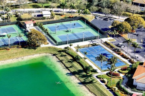 Casa en venta en Cutler Bay, Florida, 5 dormitorios, 438.22 m2 № 2031687 - foto 25