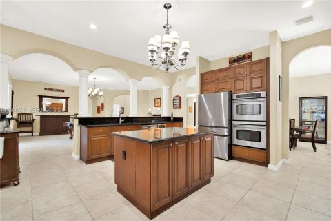 Casa en venta en Cutler Bay, Florida, 5 dormitorios, 438.22 m2 № 2031687 - foto 22