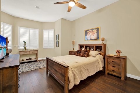 Casa en venta en Cutler Bay, Florida, 5 dormitorios, 438.22 m2 № 2031687 - foto 9