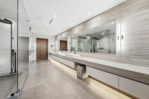 Купить кондоминиум в Форт-Лодердейл, Флорида 4 спальни, 417.87м2, № 2090596 - фото 24