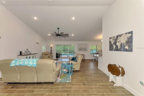 House in North Port, Florida 4 bedrooms, 198.63 sq.m. № 2229757 - photo 13