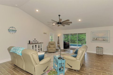 House in North Port, Florida 4 bedrooms, 198.63 sq.m. № 2229757 - photo 12