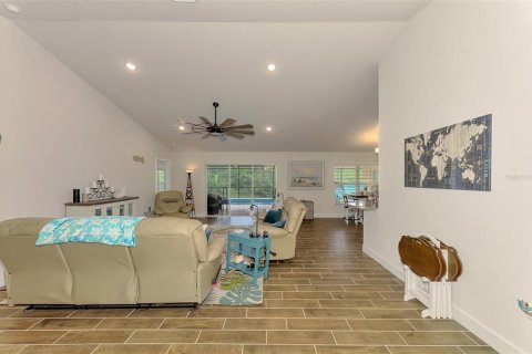 House in North Port, Florida 4 bedrooms, 198.63 sq.m. № 2229757 - photo 11