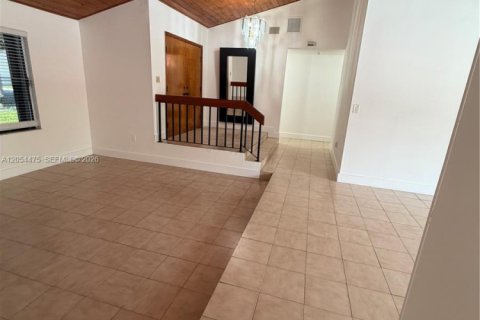 Villa ou maison à louer à Miami, Floride: 4 chambres, 246.1 m2 № 2180521 - photo 14