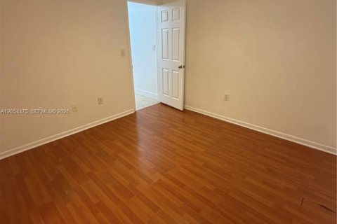 Villa ou maison à louer à Miami, Floride: 4 chambres, 246.1 m2 № 2180521 - photo 18