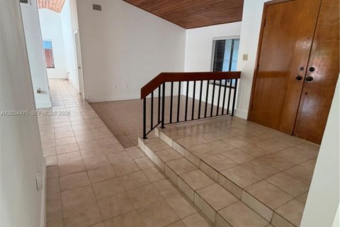 Villa ou maison à louer à Miami, Floride: 4 chambres, 246.1 m2 № 2180521 - photo 17