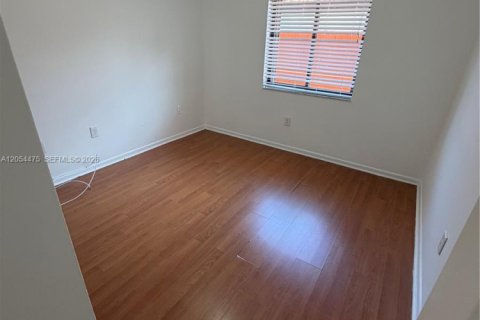Villa ou maison à louer à Miami, Floride: 4 chambres, 246.1 m2 № 2180521 - photo 30