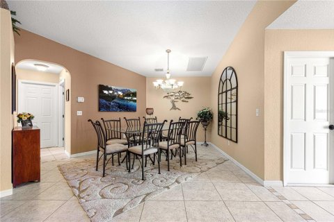 House in Summerfield, Florida 3 bedrooms, 163.88 sq.m. № 1598216 - photo 13