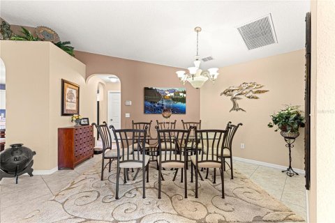 House in Summerfield, Florida 3 bedrooms, 163.88 sq.m. № 1598216 - photo 14