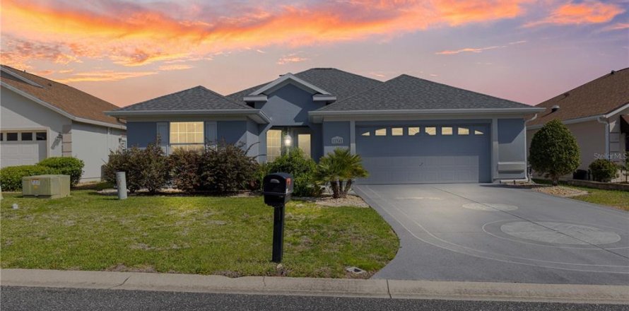 House in Summerfield, Florida 3 bedrooms, 163.88 sq.m. № 1598216