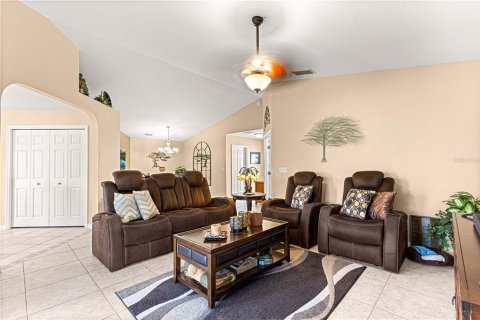 House in Summerfield, Florida 3 bedrooms, 163.88 sq.m. № 1598216 - photo 10
