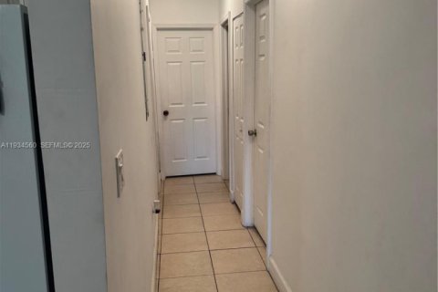 House in Fort Lauderdale, Florida 3 bedrooms, 97.55 sq.m. № 1992999 - photo 16