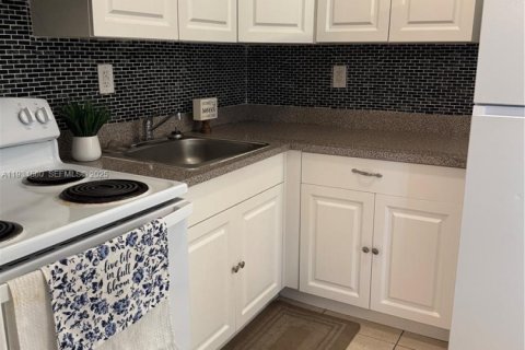 House in Fort Lauderdale, Florida 3 bedrooms, 97.55 sq.m. № 1992999 - photo 10