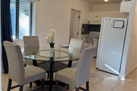 House in Fort Lauderdale, Florida 3 bedrooms, 97.55 sq.m. № 1992999 - photo 7