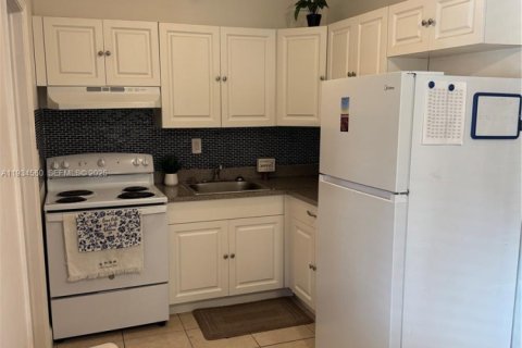 House in Fort Lauderdale, Florida 3 bedrooms, 97.55 sq.m. № 1992999 - photo 8