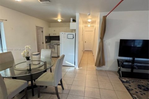 House in Fort Lauderdale, Florida 3 bedrooms, 97.55 sq.m. № 1992999 - photo 12