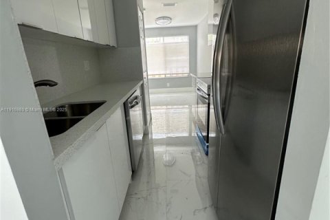 Adosado en alquiler en Plantation, Florida, 4 dormitorios, 187.66 m2 № 1974307 - foto 14