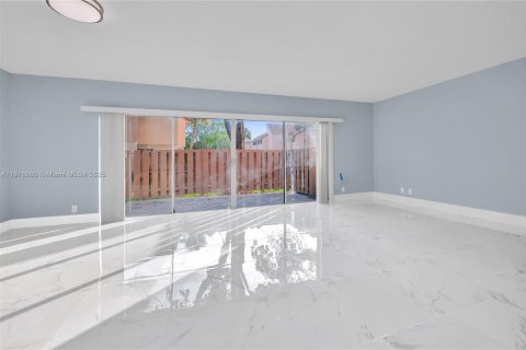 Adosado en alquiler en Plantation, Florida, 4 dormitorios, 187.66 m2 № 1974307 - foto 4