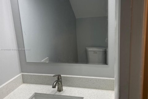 Adosado en alquiler en Plantation, Florida, 4 dormitorios, 187.66 m2 № 1974307 - foto 15