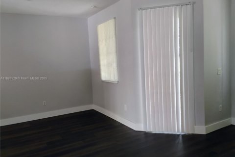 Adosado en alquiler en Riviera Beach, Florida, 4 dormitorios, 149.67 m2 № 1951358 - foto 17