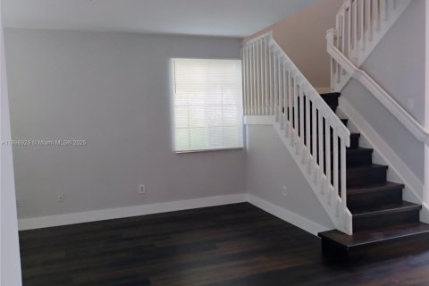 Adosado en alquiler en Riviera Beach, Florida, 4 dormitorios, 149.67 m2 № 1951358 - foto 15