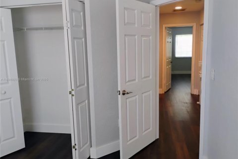 Adosado en alquiler en Riviera Beach, Florida, 4 dormitorios, 149.67 m2 № 1951358 - foto 27