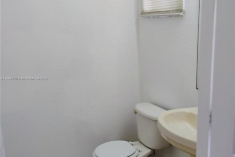 Adosado en alquiler en Riviera Beach, Florida, 4 dormitorios, 149.67 m2 № 1951358 - foto 8