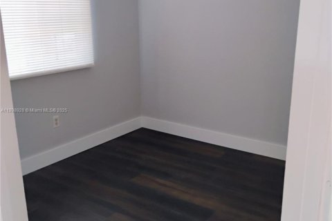 Adosado en alquiler en Riviera Beach, Florida, 4 dormitorios, 149.67 m2 № 1951358 - foto 4