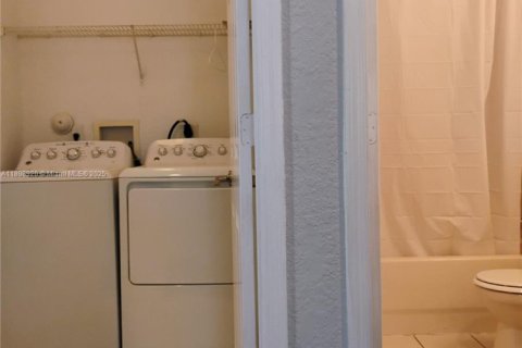 Adosado en alquiler en Riviera Beach, Florida, 4 dormitorios, 149.67 m2 № 1951358 - foto 19