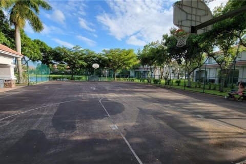 Townhouse in Miramar, Florida 3 bedrooms, 132.2 sq.m. № 1952654 - photo 21