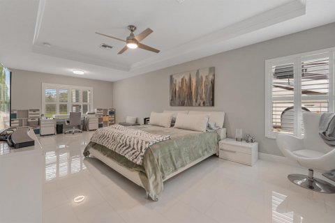 House in Okeechobee, Florida 3 bedrooms, 217.48 sq.m. № 2145994 - photo 12