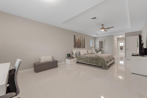 House in Okeechobee, Florida 3 bedrooms, 217.48 sq.m. № 2145994 - photo 14