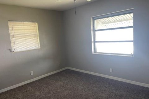 House in Hollywood, Florida 3 bedrooms, 141.21 sq.m. № 1180292 - photo 1