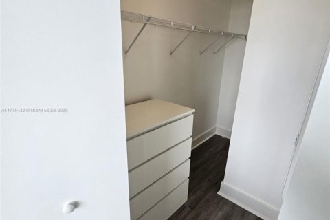 Copropriété à louer à Miami, Floride: 1 chambre, 78.32 m2 № 2056780 - photo 30